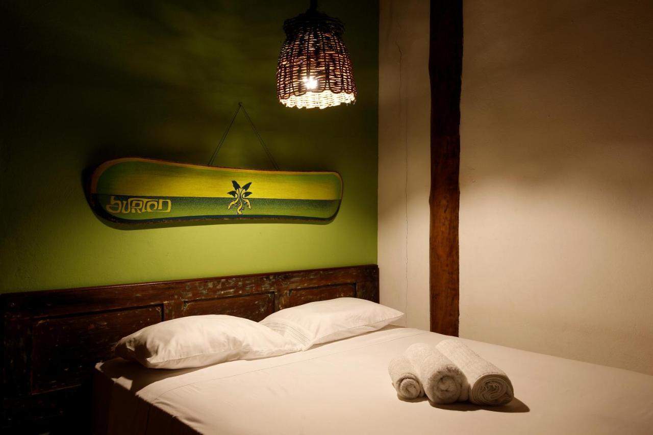 Hôtel Bahia Surf Camp à Abrantes Extérieur photo